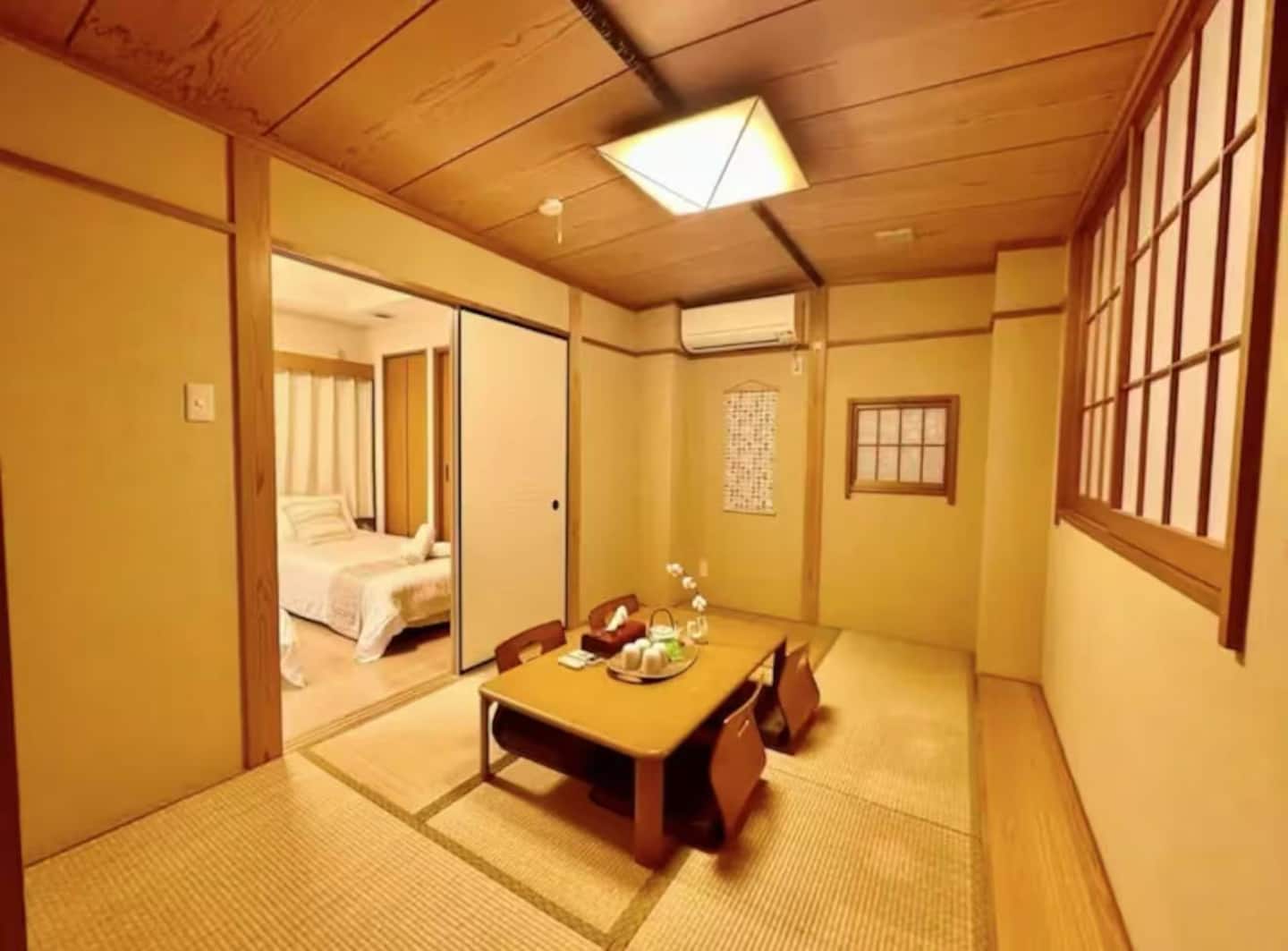 本館 301 · 客室の内装